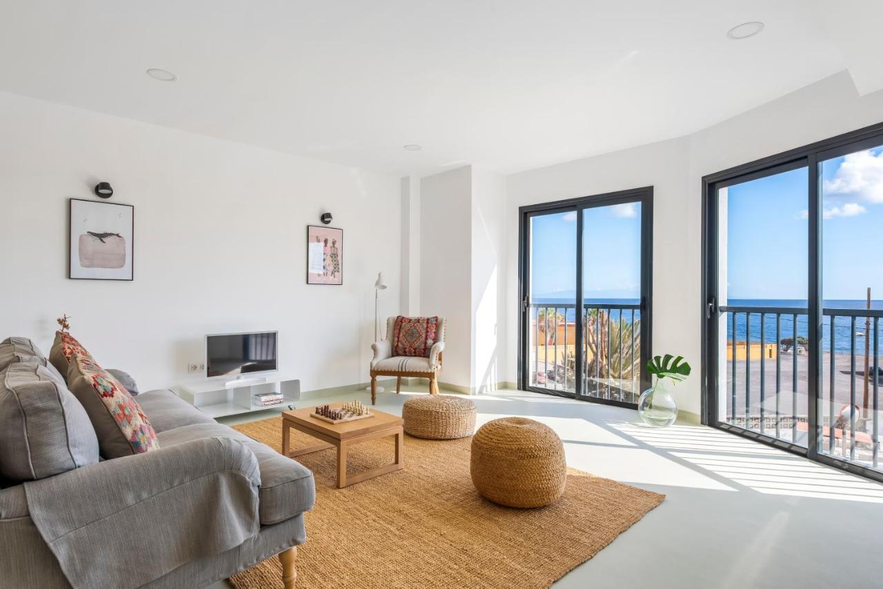 Modern Design House With Roof Terrace Poris de Abona